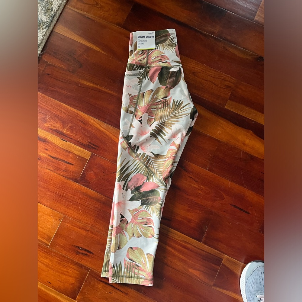 NWT ON active wear size small